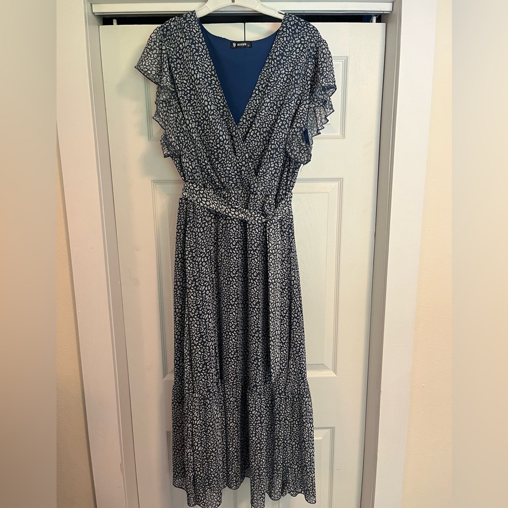 Elegant Blue and White Floral Maxi Dress
